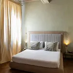 B&B Domus Tua 4*